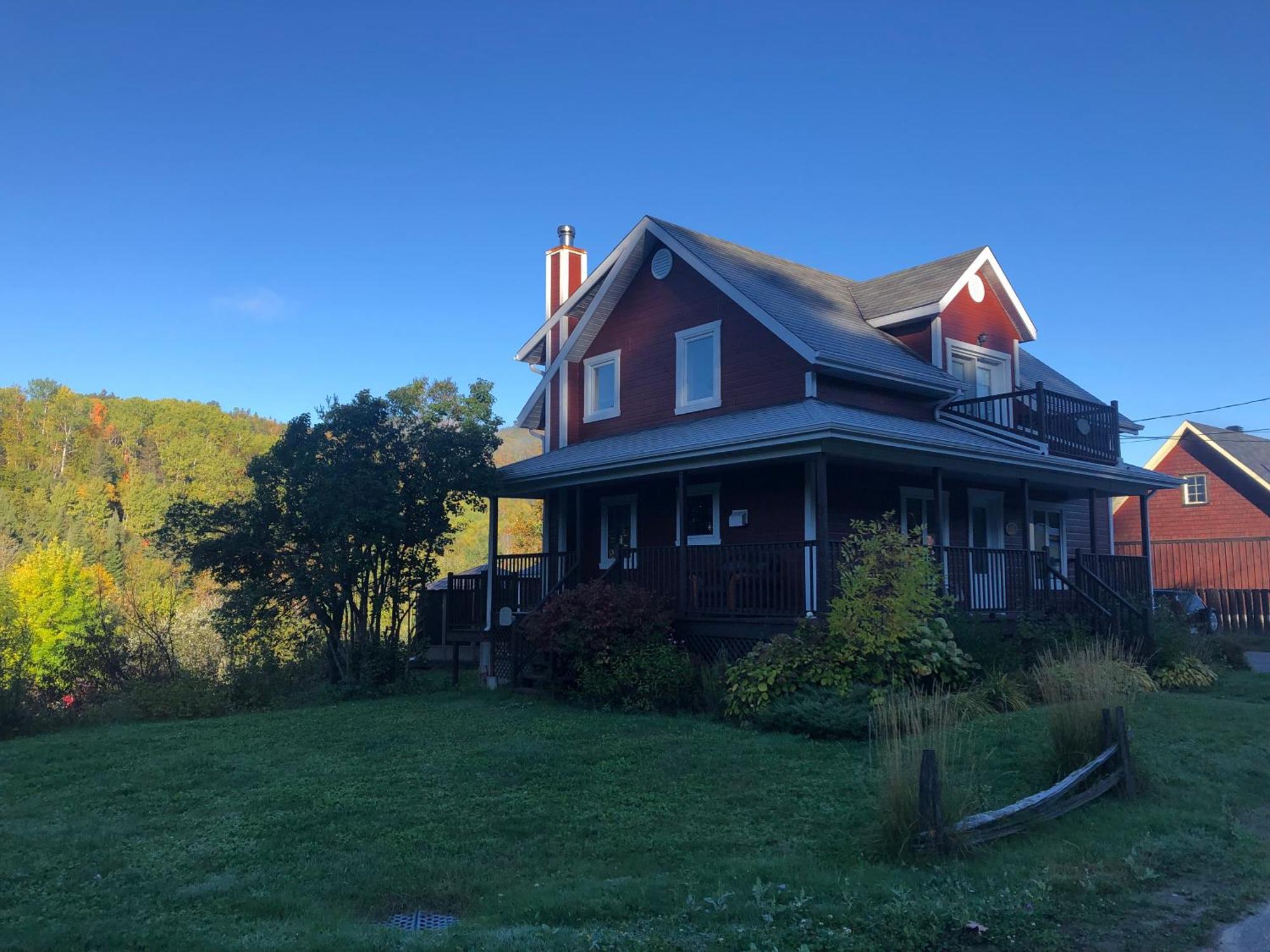Belle Maison Avec Vue Sur La Riviere LʼAnse-Saint-Jean Extérieur photo