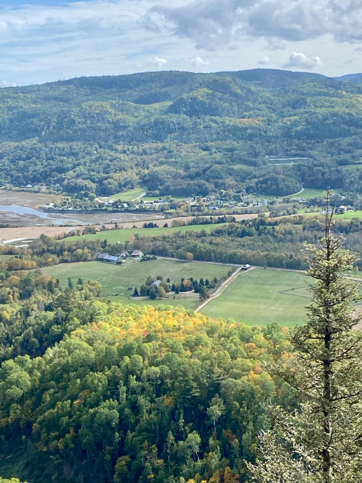 Belle Maison Avec Vue Sur La Riviere LʼAnse-Saint-Jean Extérieur photo